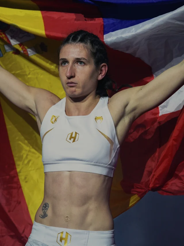 LAETITIA GALLARDO VEUT PROLONGER SA SÉRIE ! 🔥

Sur 3 victoires consécutives, Laetitia Gallardo compte bien poursuivre sa dynamique le 12 septembre au Zénith de Rouen.👊

Face à elle, la tchèque Veronika Zajicová, qui avait marqué les esprits à Bordeaux avec une soumission impressionnante. 👀

Elle tentera désormais d’enchaîner une quatrième victoire consécutive. 🔄

🚨 Rendez-vous la semaine prochaine à Rouen ! 

🎫 La billetterie est encore ouverte, prenez vos places ici ! 
(Lien en bio du profil) 

#HexagoneMMA #HXMMA #MMA #Rouen